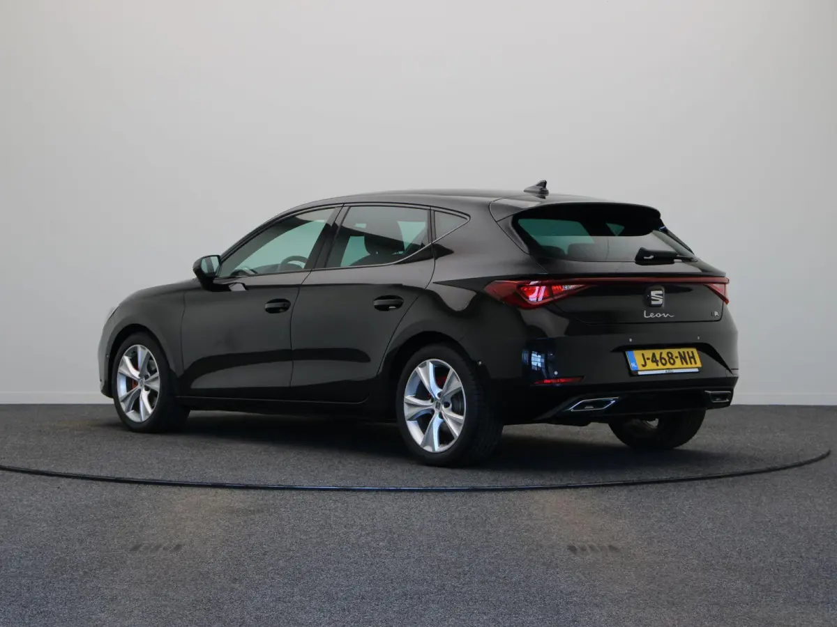 1.0 TSI FR Launch Edition | Climate Control | Stoel en Stuuverwarming | Cruise Control adaptief | Achteruitrijcamera | Sportstoelen | PDC voor en achter |