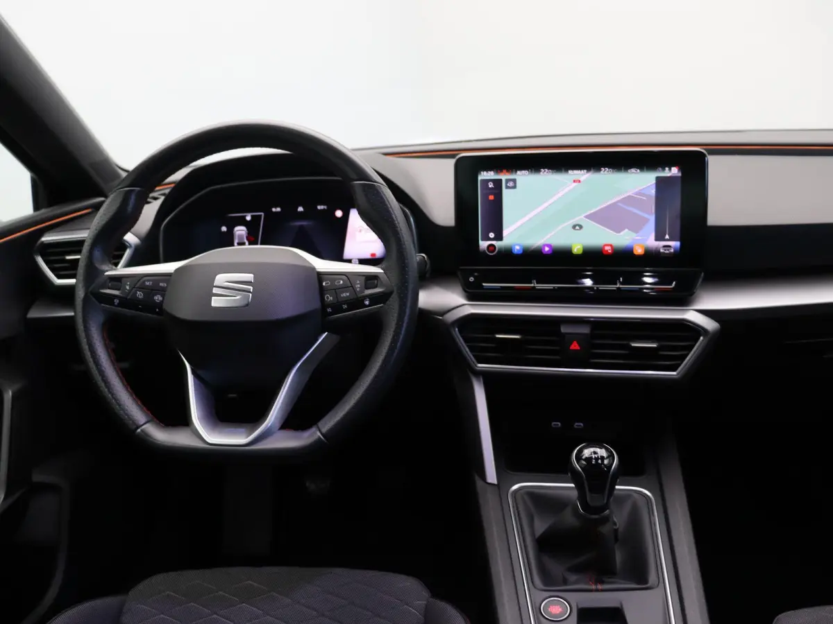 1.0 TSI FR Launch Edition | Climate Control | Stoel en Stuuverwarming | Cruise Control adaptief | Achteruitrijcamera | Sportstoelen | PDC voor en achter |