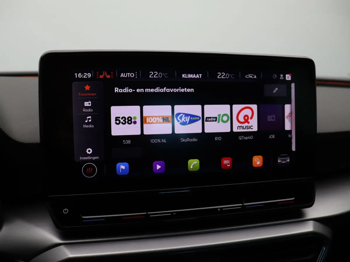 1.0 TSI FR Launch Edition | Climate Control | Stoel en Stuuverwarming | Cruise Control adaptief | Achteruitrijcamera | Sportstoelen | PDC voor en achter |