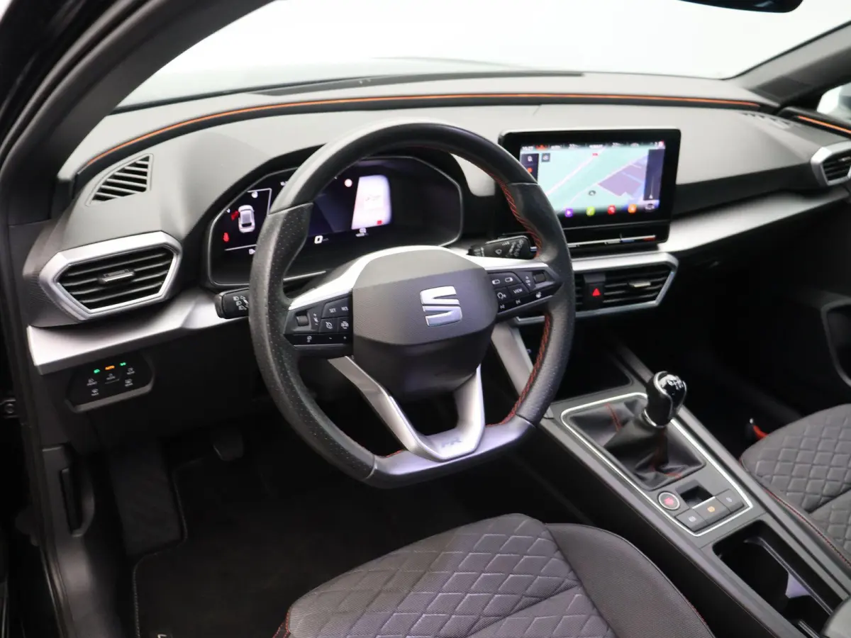 1.0 TSI FR Launch Edition | Climate Control | Stoel en Stuuverwarming | Cruise Control adaptief | Achteruitrijcamera | Sportstoelen | PDC voor en achter |