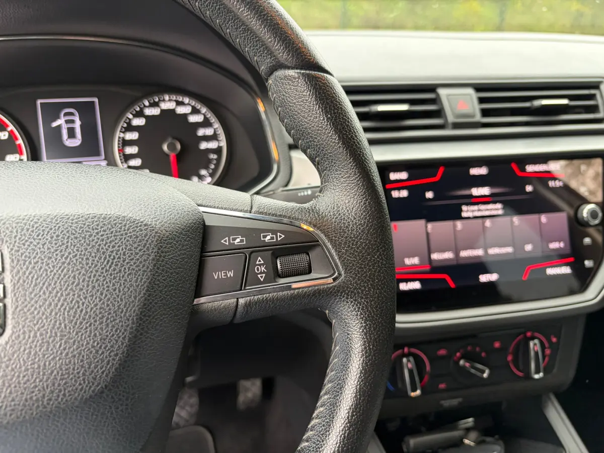 1.0 TSI FR LED I CAMERA I PDC I CARPLAY I CRUISE I DIKKE AUTO