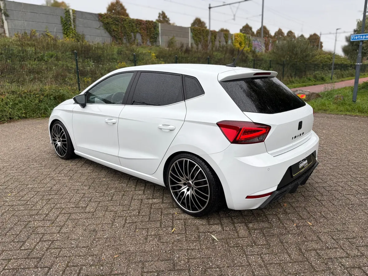 1.0 TSI FR LED I CAMERA I PDC I CARPLAY I CRUISE I DIKKE AUTO