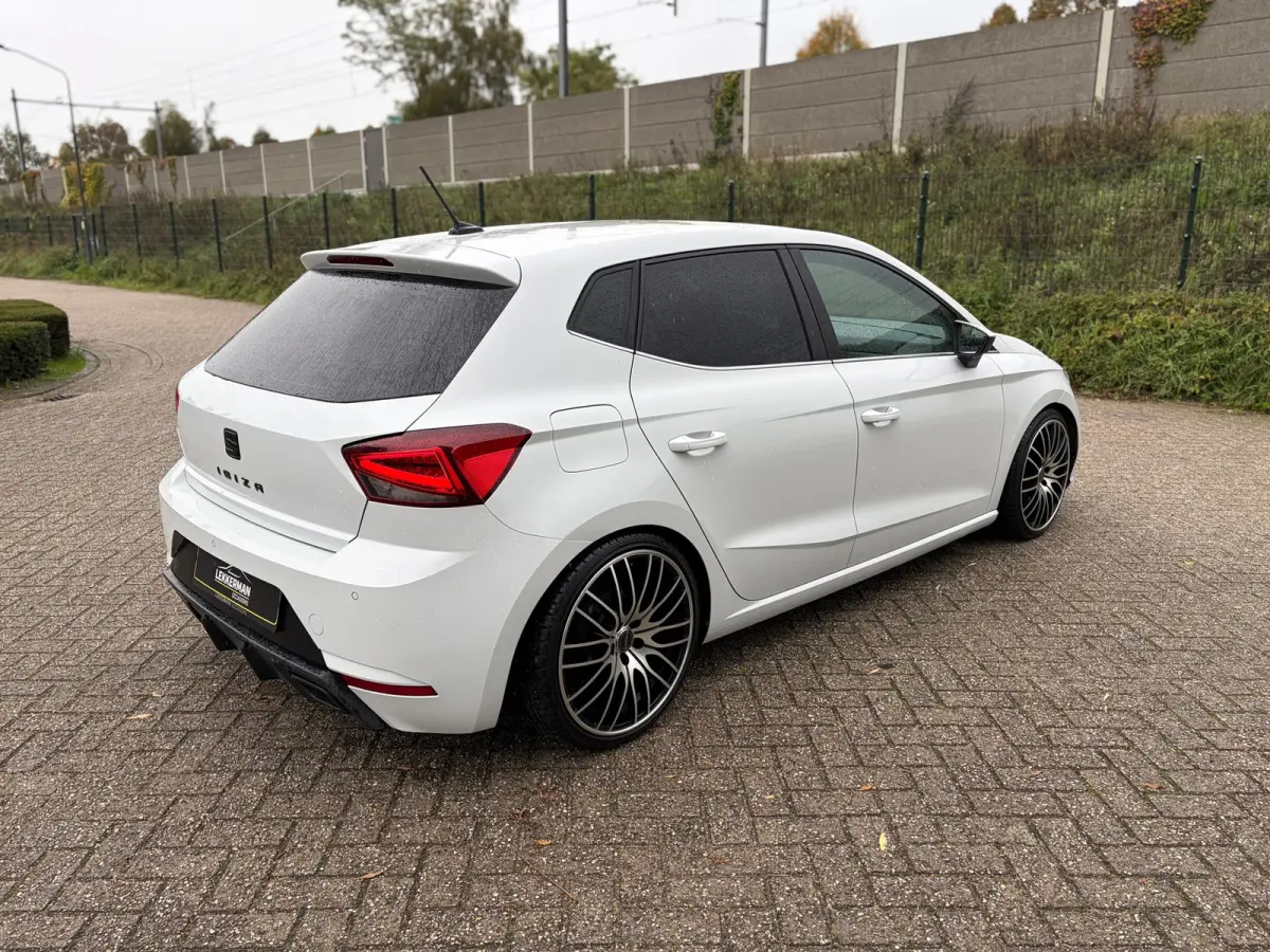 1.0 TSI FR LED I CAMERA I PDC I CARPLAY I CRUISE I DIKKE AUTO