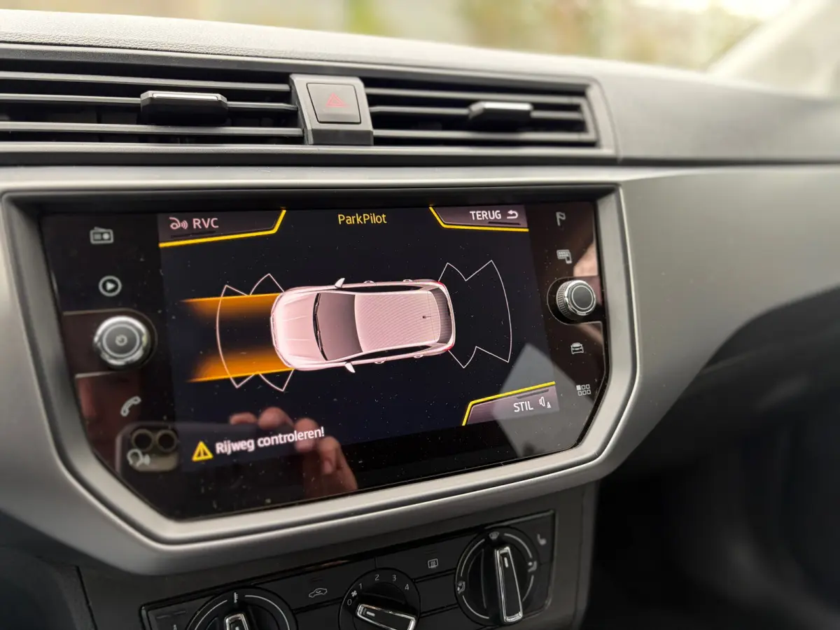 1.0 TSI FR LED I CAMERA I PDC I CARPLAY I CRUISE I DIKKE AUTO