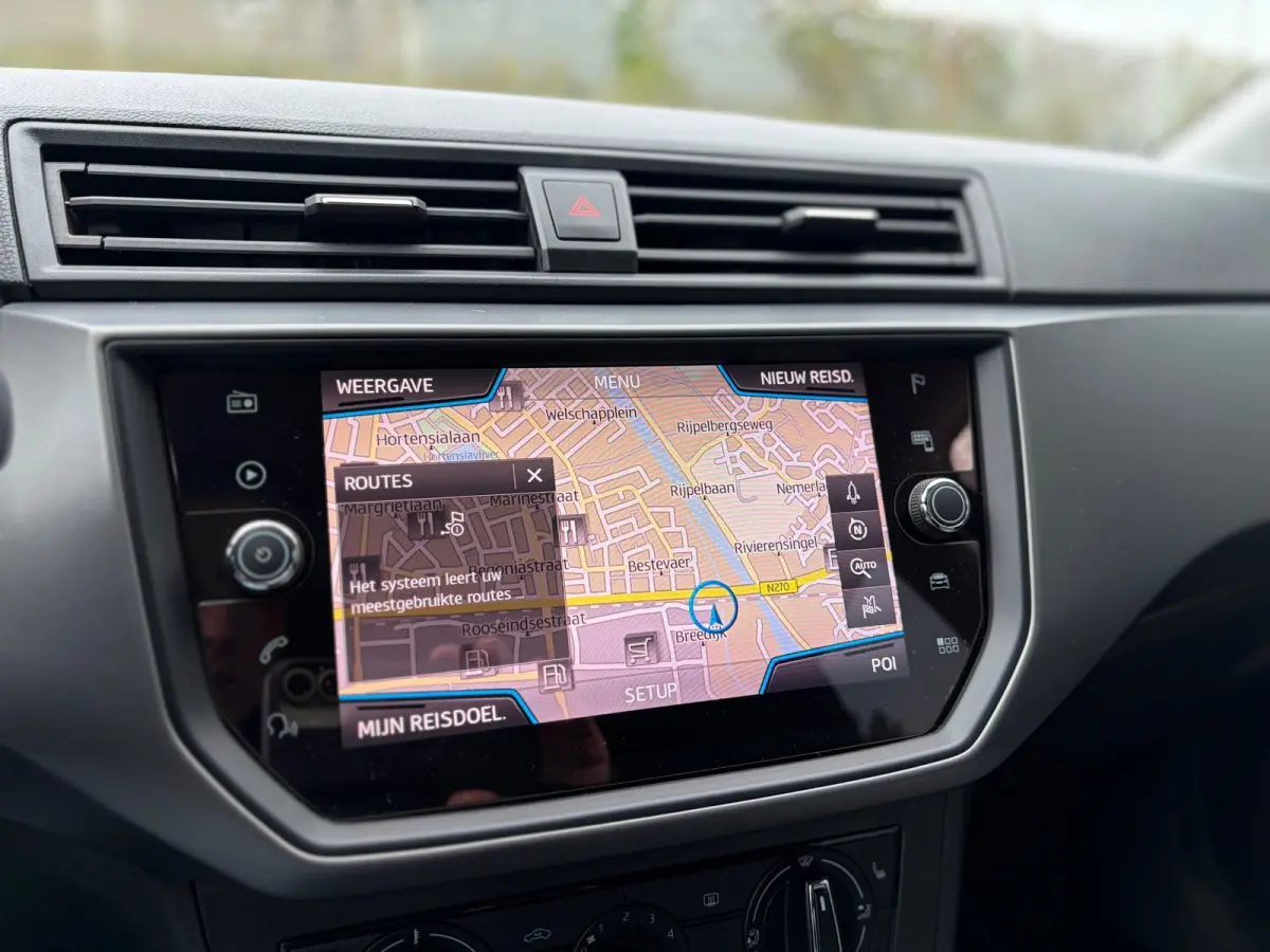 1.0 TSI FR LED I CAMERA I PDC I CARPLAY I CRUISE I DIKKE AUTO
