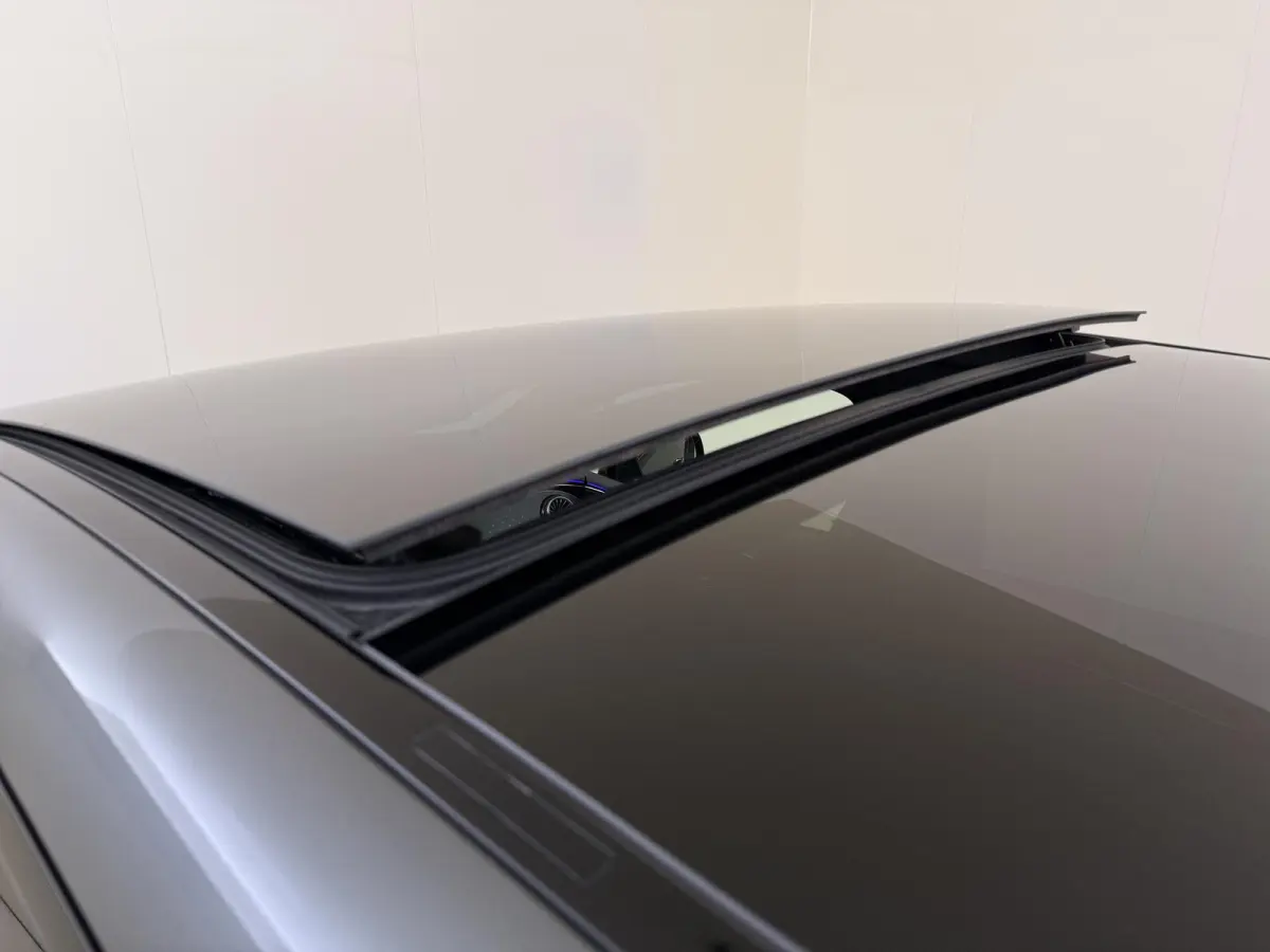 300 Sport Edition 91 kWh / Panoramadak/ 22 inch/ AIRMATIC/ Burmester 3D/ 360 camera