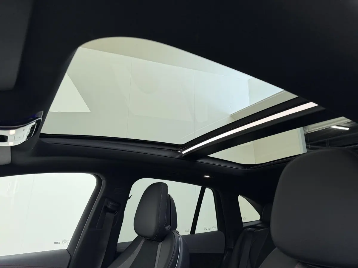 300 Sport Edition 91 kWh / Panoramadak/ 22 inch/ AIRMATIC/ Burmester 3D/ 360 camera