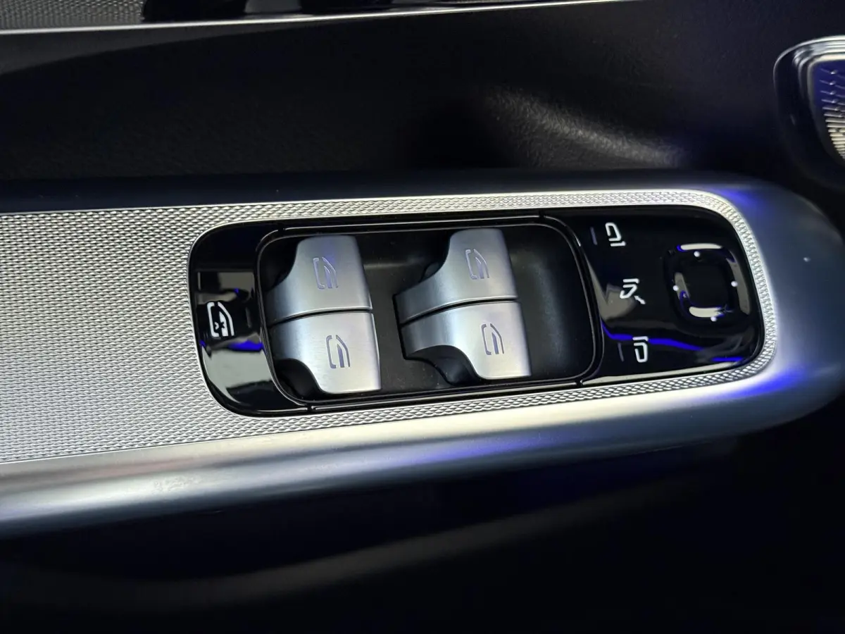 300 Sport Edition 91 kWh / Panoramadak/ 22 inch/ AIRMATIC/ Burmester 3D/ 360 camera