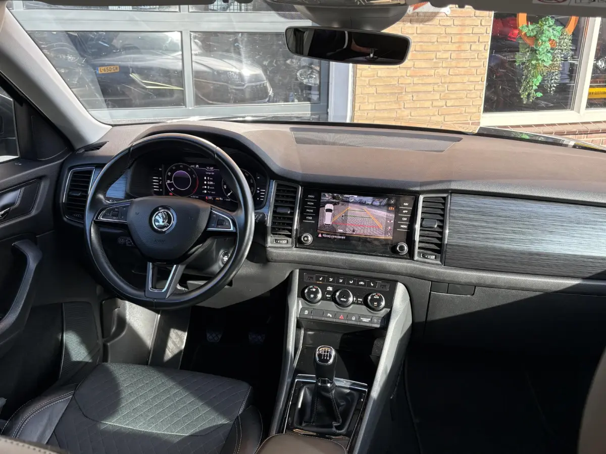 1.5 TSI 150pk Business Edition NL-AUTO/TREKHAAK/CARPLAY/CAMERA