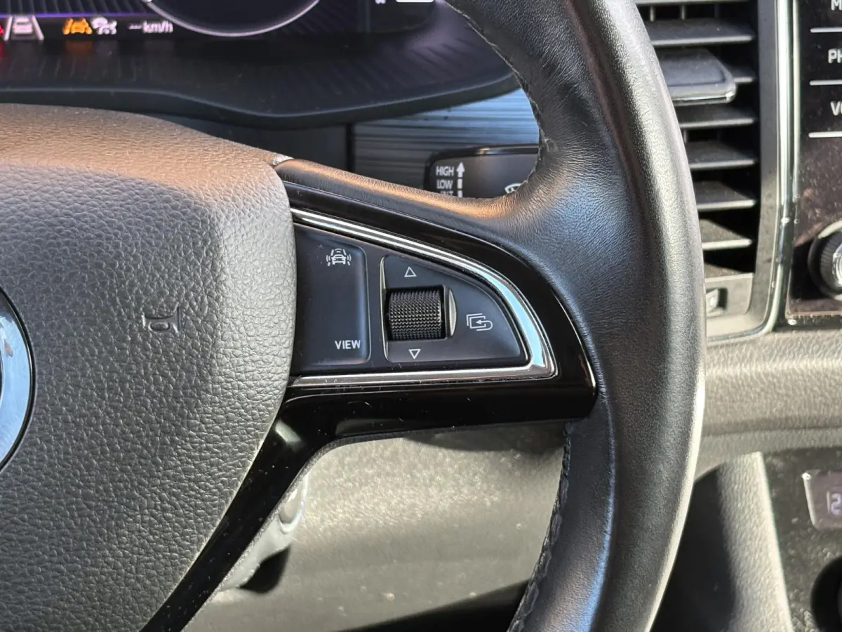 1.5 TSI 150pk Business Edition NL-AUTO/TREKHAAK/CARPLAY/CAMERA