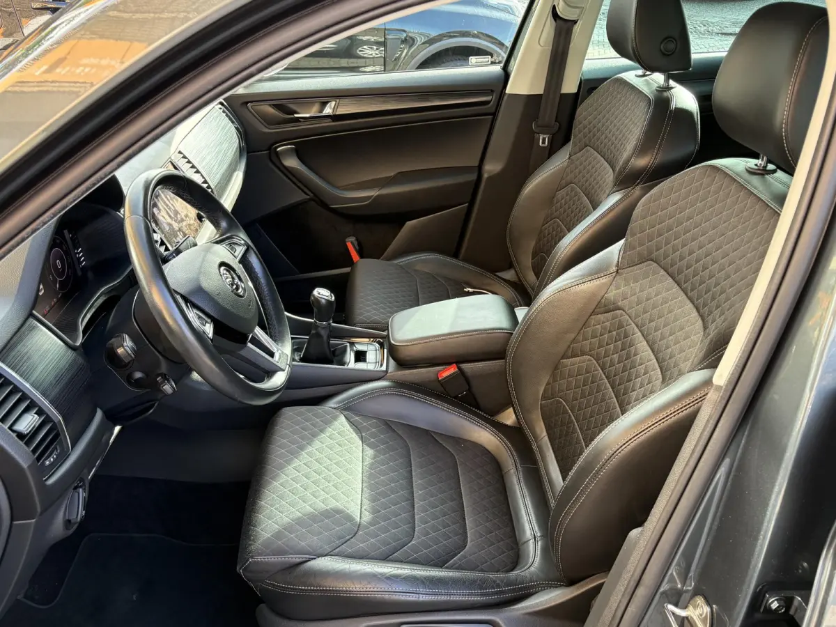 1.5 TSI 150pk Business Edition NL-AUTO/TREKHAAK/CARPLAY/CAMERA