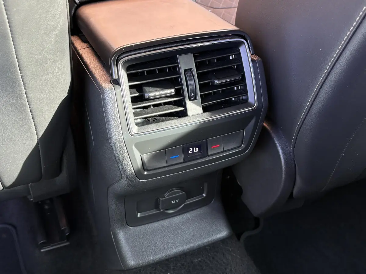 1.5 TSI 150pk Business Edition NL-AUTO/TREKHAAK/CARPLAY/CAMERA