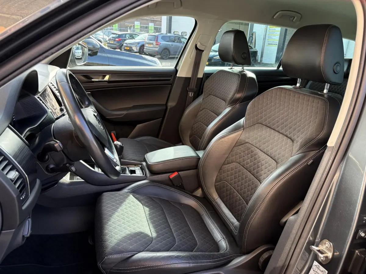 1.5 TSI 150pk Business Edition NL-AUTO/TREKHAAK/CARPLAY/CAMERA