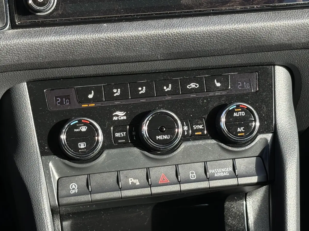 1.5 TSI 150pk Business Edition NL-AUTO/TREKHAAK/CARPLAY/CAMERA