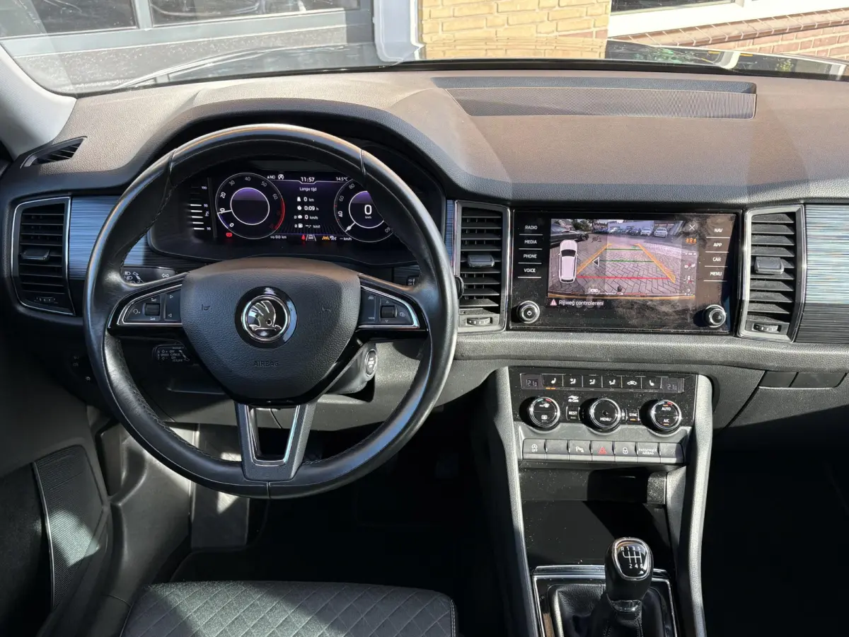 1.5 TSI 150pk Business Edition NL-AUTO/TREKHAAK/CARPLAY/CAMERA