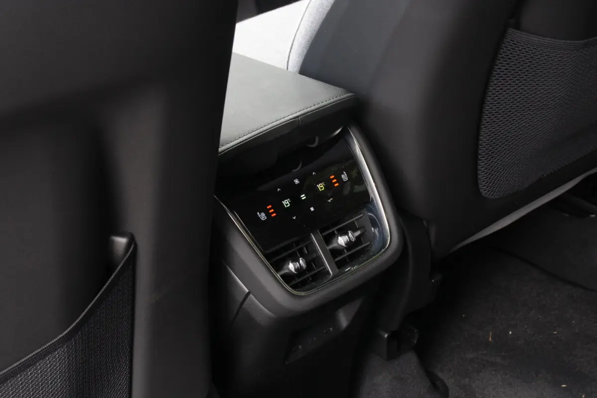 Twin Motor Ultra 7p. 111 kWh | Full Option! | Luchtvering | Bowers&Wilkins | Pilot Assist | 22" Velgen