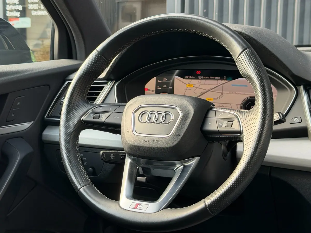 50 TFSI e quattro Competition Black Optic SQ5 | 1E EIG | DEALER | ADAPT. CRUISE | CARPLAY | CAMERA | S-LINE
