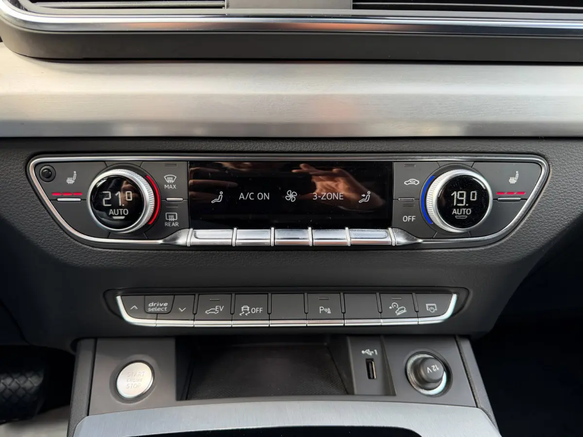 50 TFSI e quattro Competition Black Optic SQ5 | 1E EIG | DEALER | ADAPT. CRUISE | CARPLAY | CAMERA | S-LINE