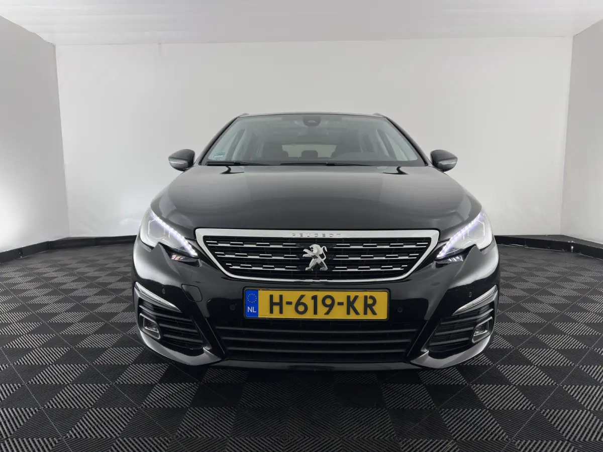 1.5 BlueHDi Blue Lease Premium (INCL.BTW) *PANO | LEATHER-MICROFIBRE | FULL-LED | DENON-AUDIO | BLIND-SPOT | SPORT-SEATS | NAVI-FULLMAP | KEYLESS | DAB | LANE-ASSIST | CAMERA | ECC | CARPLAY