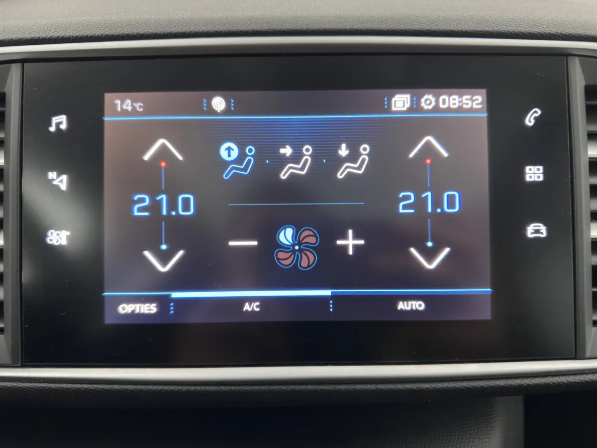 1.5 BlueHDi Blue Lease Premium (INCL.BTW) *PANO | LEATHER-MICROFIBRE | FULL-LED | DENON-AUDIO | BLIND-SPOT | SPORT-SEATS | NAVI-FULLMAP | KEYLESS | DAB | LANE-ASSIST | CAMERA | ECC | CARPLAY