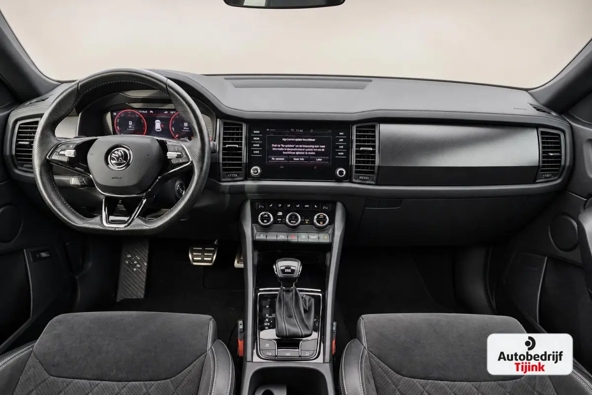 1.5 TSI Sportline Business | LED | Trekhaak | Sportstoelen | Camera | Stoel- & stuurverwarming | ACC | Elek. stoel + mermory | Black pack |