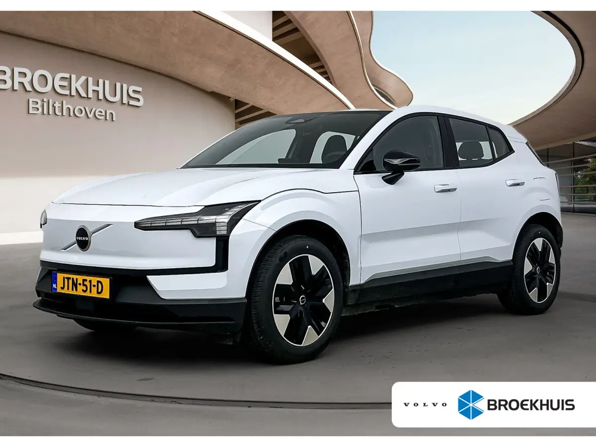 Single Motor Plus Europa 51 kWh | Stoel + Stuurverwarming | 18 inch LM Velgen | PDC + camera | Warmtepomp | Elektrisch verstelbare stoelen |