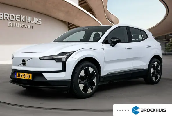 Single Motor Plus Europa 51 kWh | Stoel + Stuurverwarming | 18 inch LM Velgen | PDC + camera | Warmtepomp | Elektrisch verstelbare stoelen |