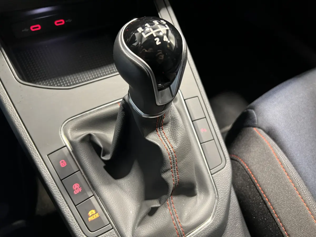 1.0 EcoTSI FR | Android/Apple Carplay | LM Velgen 17" | Cruise Control | PDC Voor en Achter | Full LED Verlichting | Airco |