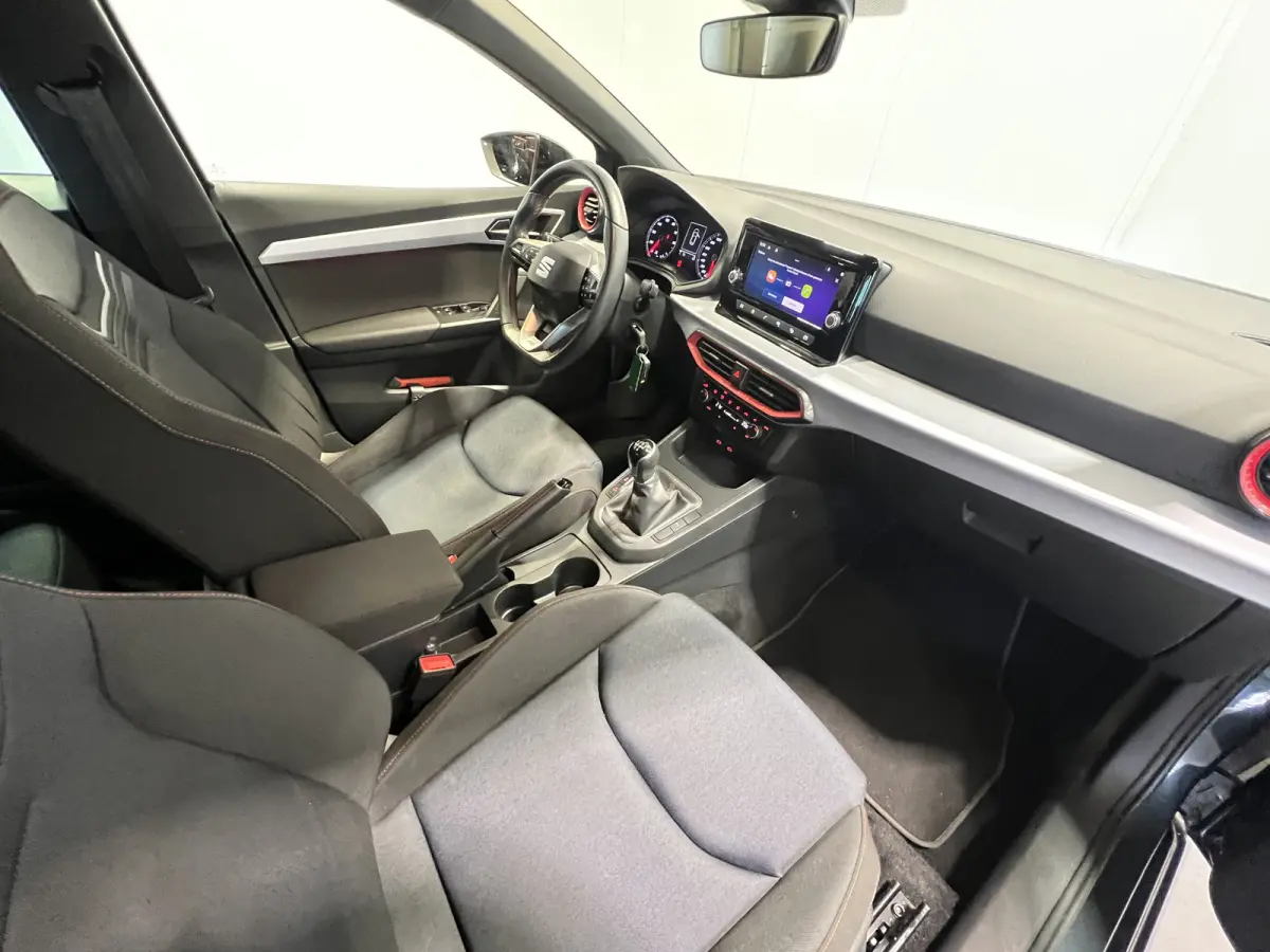 1.0 EcoTSI FR | Android/Apple Carplay | LM Velgen 17" | Cruise Control | PDC Voor en Achter | Full LED Verlichting | Airco |