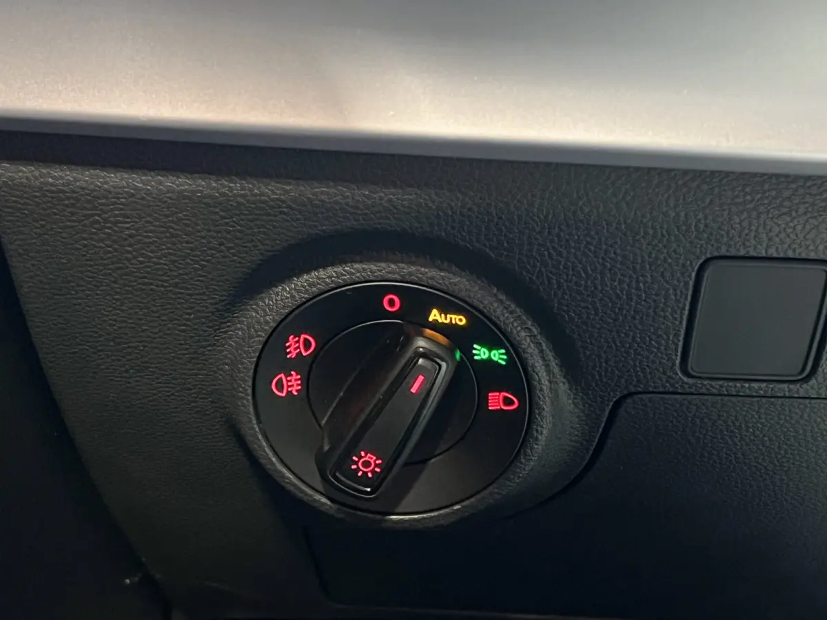 1.0 EcoTSI FR | Android/Apple Carplay | LM Velgen 17" | Cruise Control | PDC Voor en Achter | Full LED Verlichting | Airco |