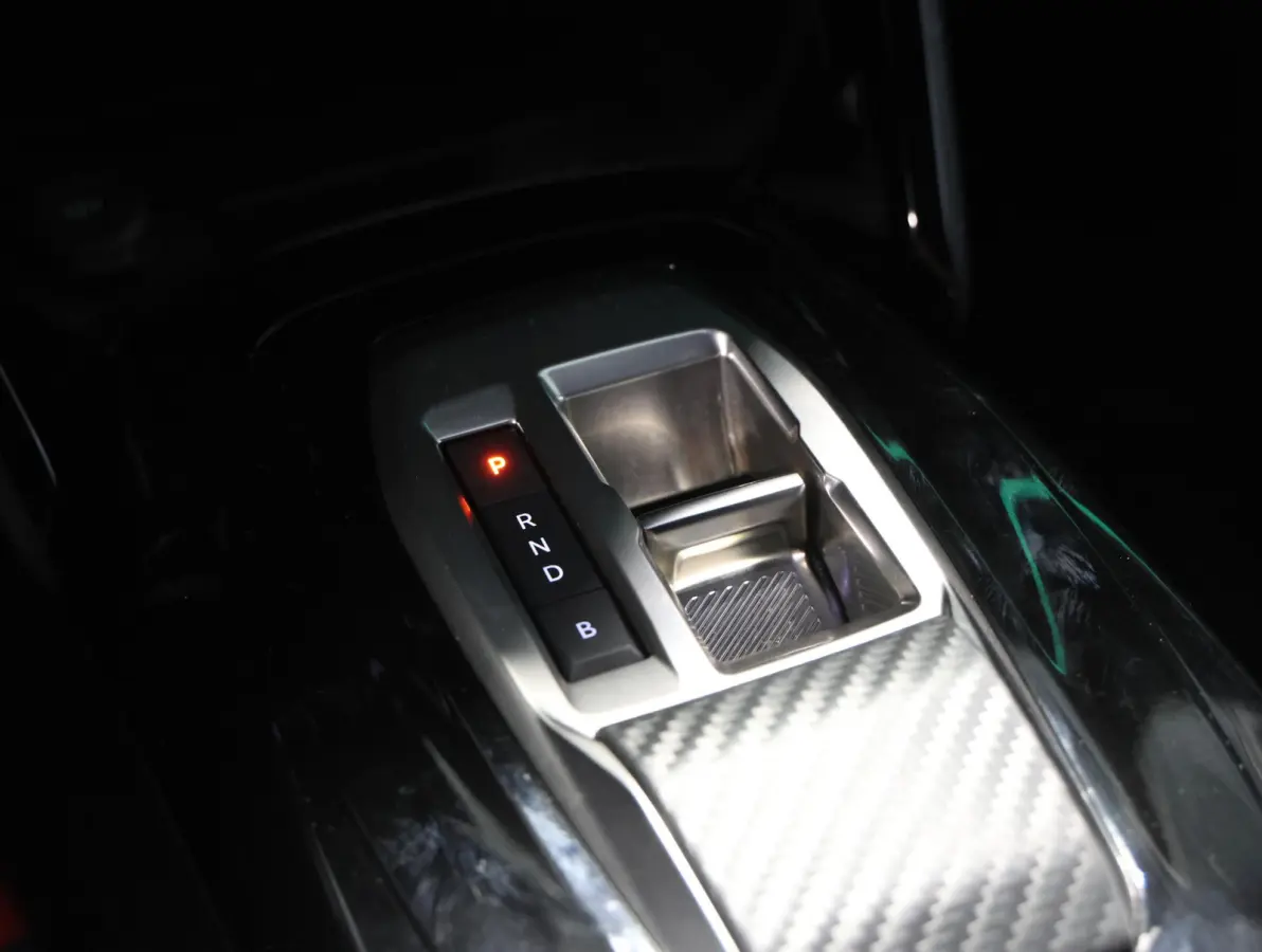 EV GT Avantage 54 kWh 156PK | AppleCarPlay/AndroidAuto | Climate Control | Adaptive Cruise Control | 360'Camera | FULL LED | Navigatie | LMV | Parkeersensoren | Privacy Glass | Isofix | Two-
