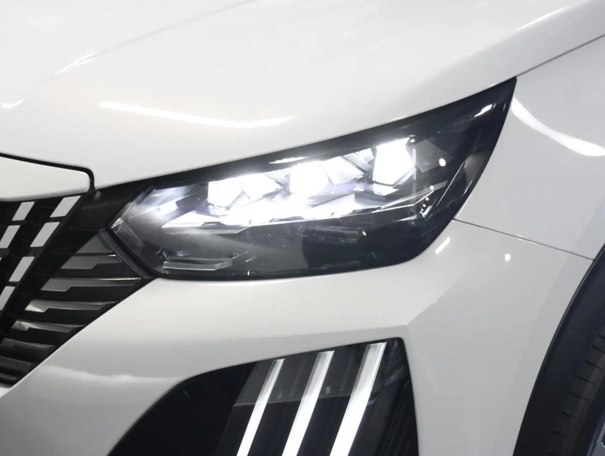 EV GT Avantage 54 kWh 156PK | AppleCarPlay/AndroidAuto | Climate Control | Adaptive Cruise Control | 360'Camera | FULL LED | Navigatie | LMV | Parkeersensoren | Privacy Glass | Isofix | Two-