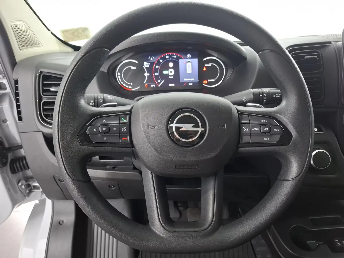 Electric 3.5t L3H2 Zwaar 110 kWh | Achteruitrijcamera | Airco (automatisch) | Apple Carplay/Android Auto|telefoonintegratie premium