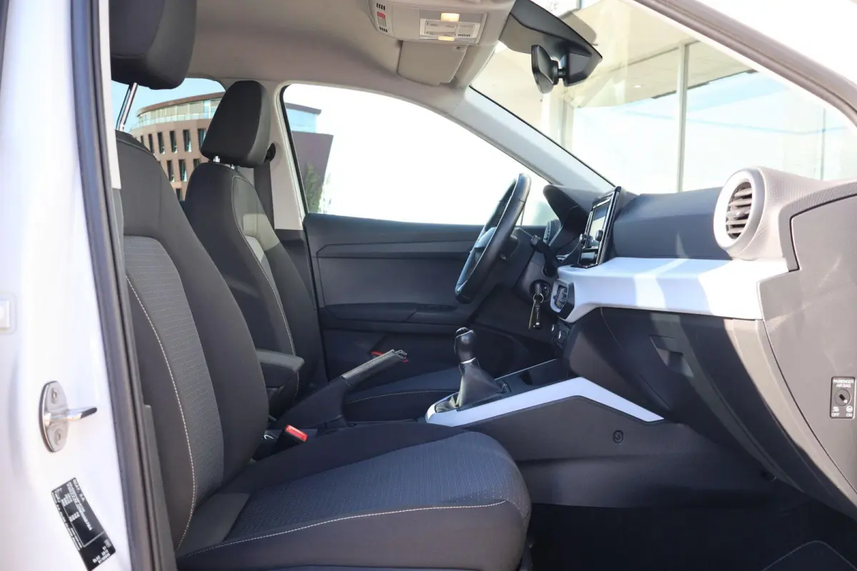 1.0 TSI 95pk Style | Trekhaak | Climate Control | PDC | Carplay