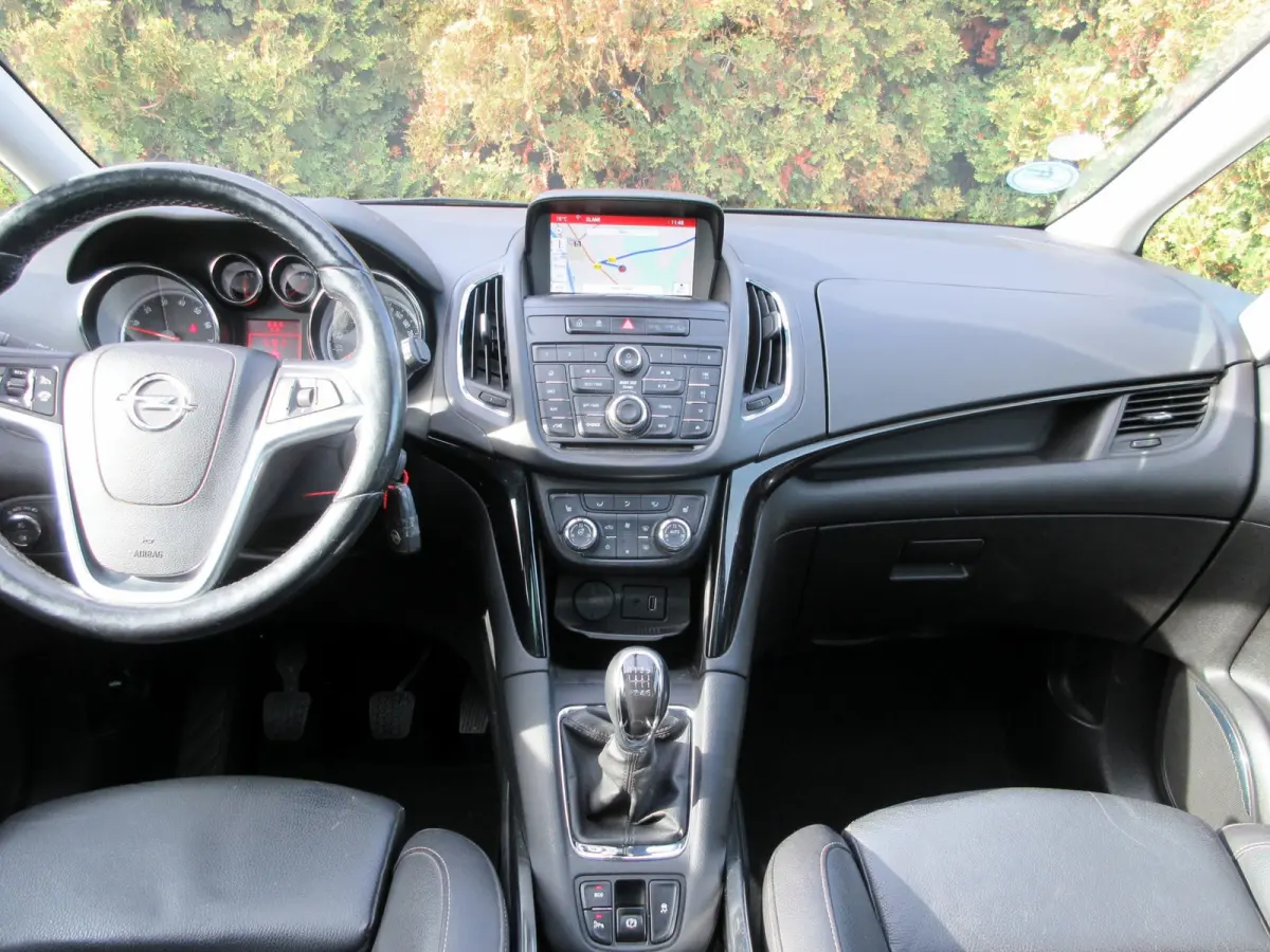 Tourer 1.4 Business+ 7 persoons * Panoramadak * Trekhaak *