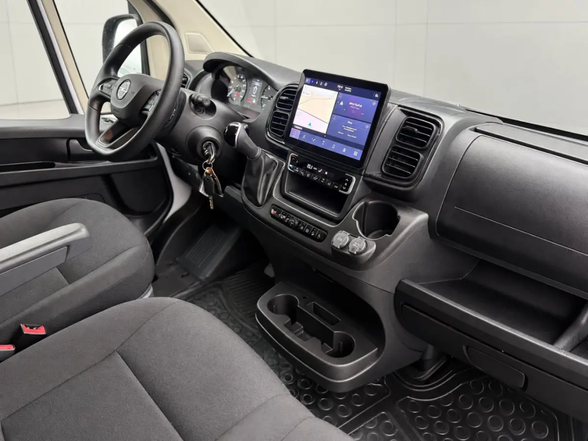 2.2 140pk AUTOMAAT L3H2 3.5t | Achteruitrijcamera | Airco | Apple carplay