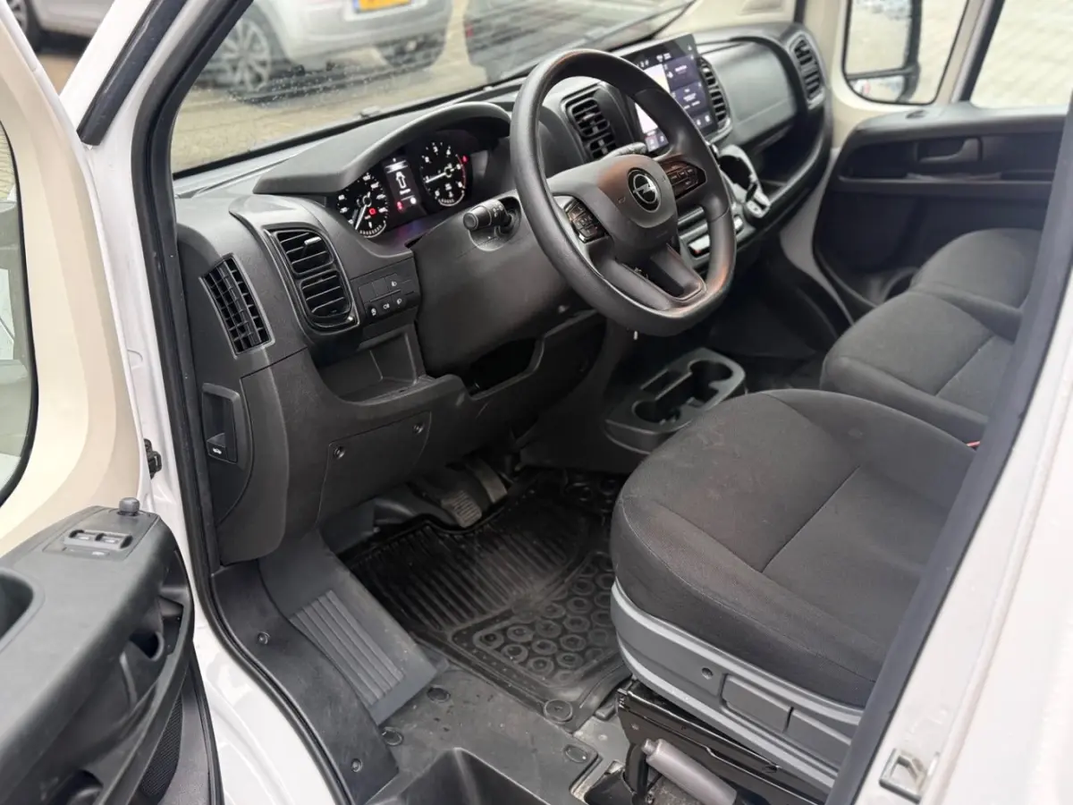 2.2 140pk AUTOMAAT L3H2 3.5t | Achteruitrijcamera | Airco | Apple carplay