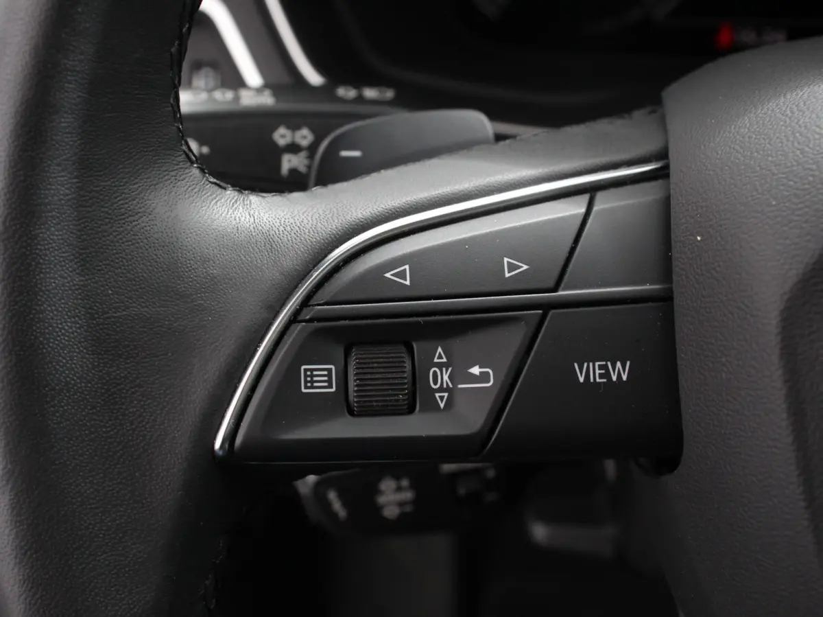 40 TFSI 205pk Automaat S Line Plus Navigatie Climate Control Cruise control Lichtmetalen velgen Stoelverwarming Parkeersensoren Elektrische achterklep
