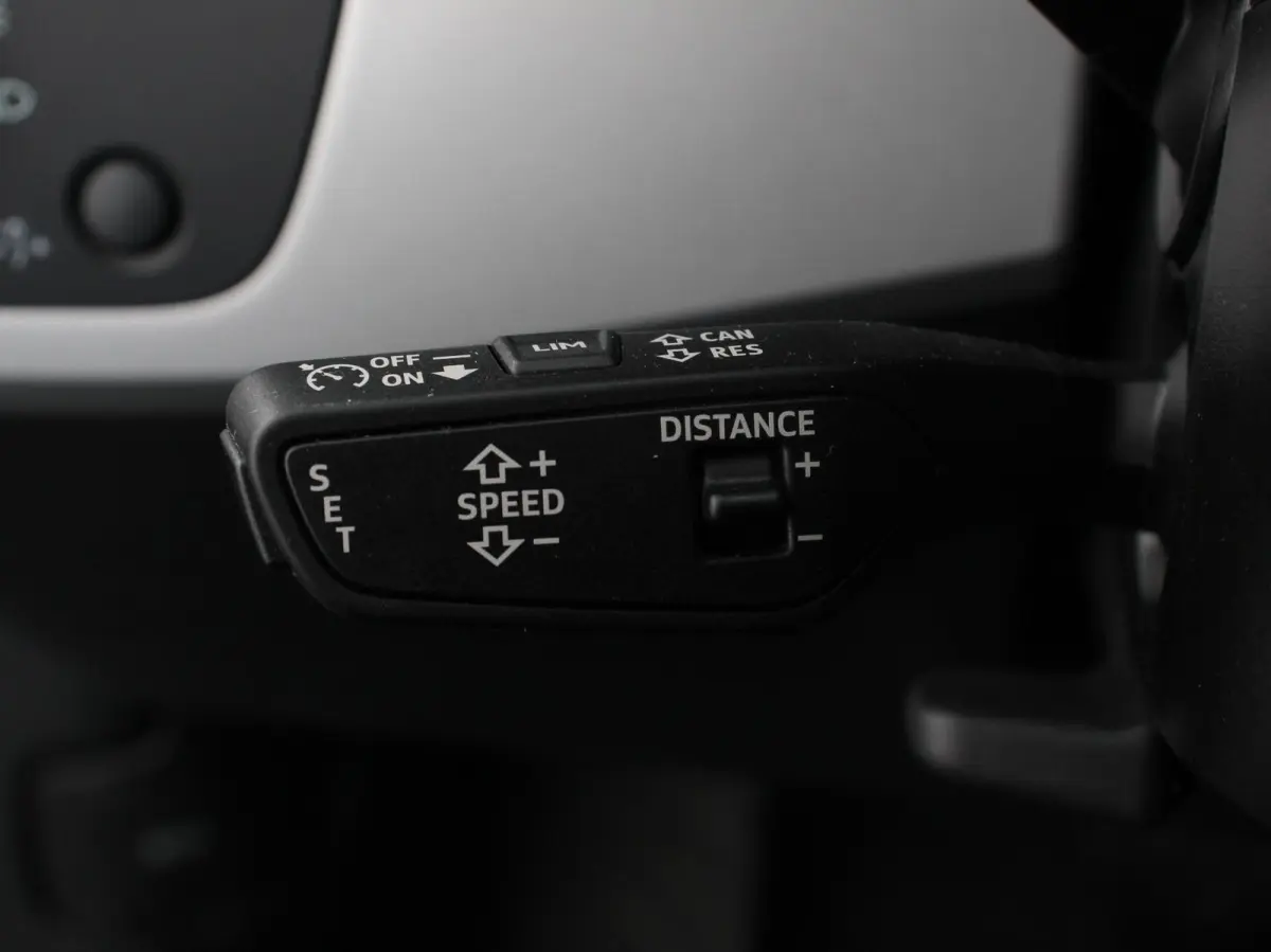 40 TFSI 205pk Automaat S Line Plus Navigatie Climate Control Cruise control Lichtmetalen velgen Stoelverwarming Parkeersensoren Elektrische achterklep
