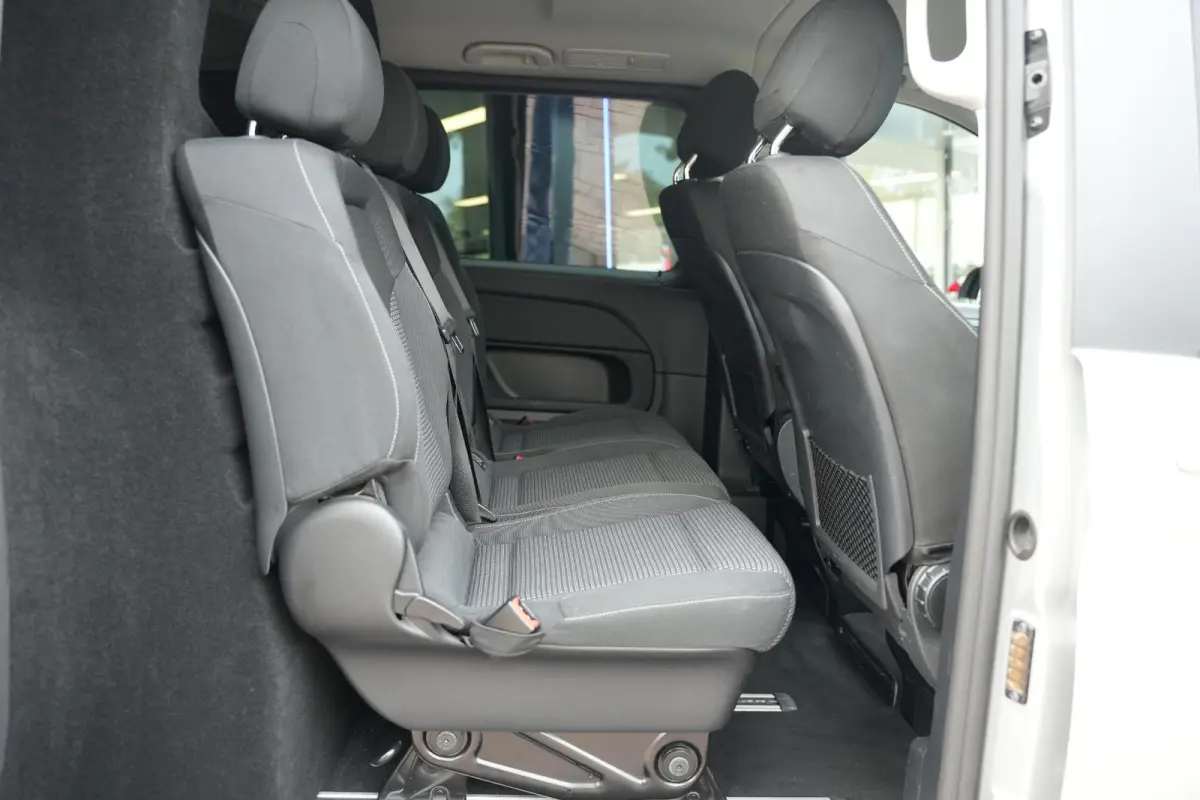 220d Lang DC Dubbele Cabine | BTW | Camera | CarPlay | Stoelverwarming | Cruise | Allseason