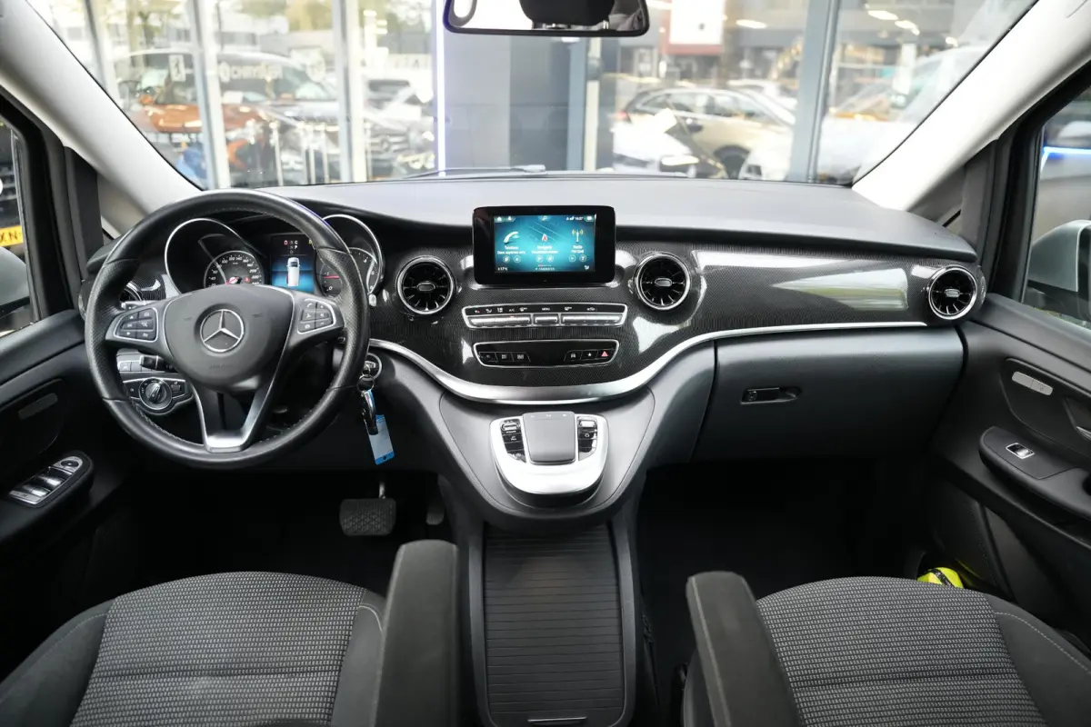 220d Lang DC Dubbele Cabine | BTW | Camera | CarPlay | Stoelverwarming | Cruise | Allseason