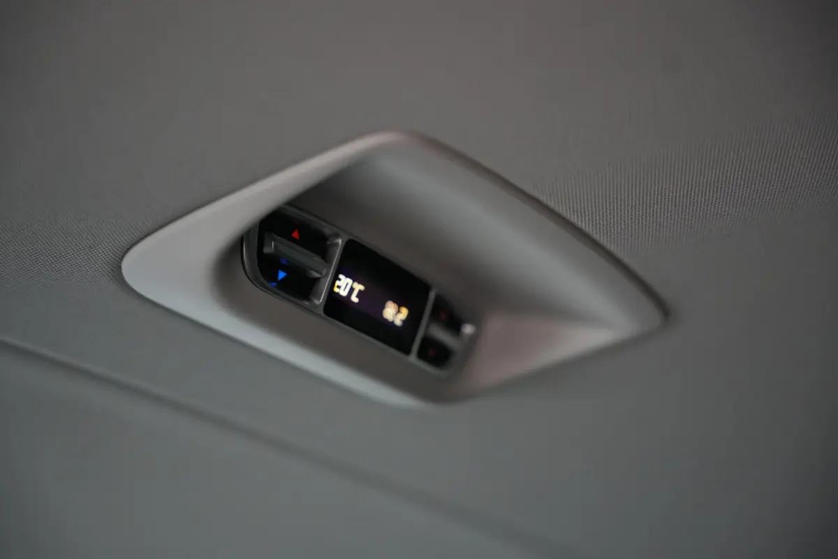 220d Lang DC Dubbele Cabine | BTW | Camera | CarPlay | Stoelverwarming | Cruise | Allseason
