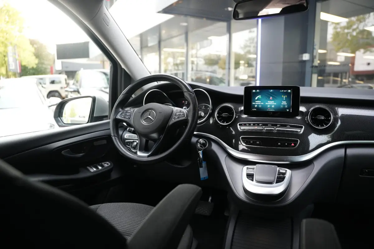 220d Lang DC Dubbele Cabine | BTW | Camera | CarPlay | Stoelverwarming | Cruise | Allseason