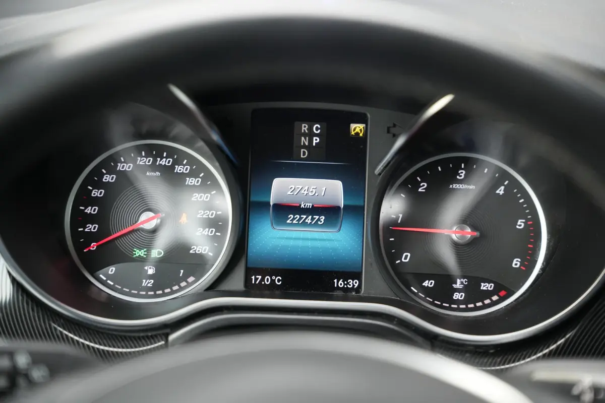 220d Lang DC Dubbele Cabine | BTW | Camera | CarPlay | Stoelverwarming | Cruise | Allseason