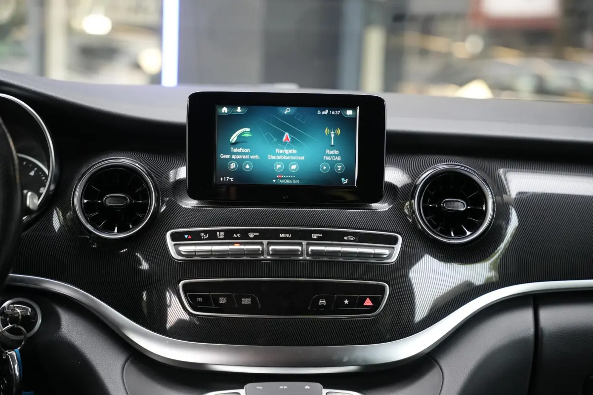 220d Lang DC Dubbele Cabine | BTW | Camera | CarPlay | Stoelverwarming | Cruise | Allseason