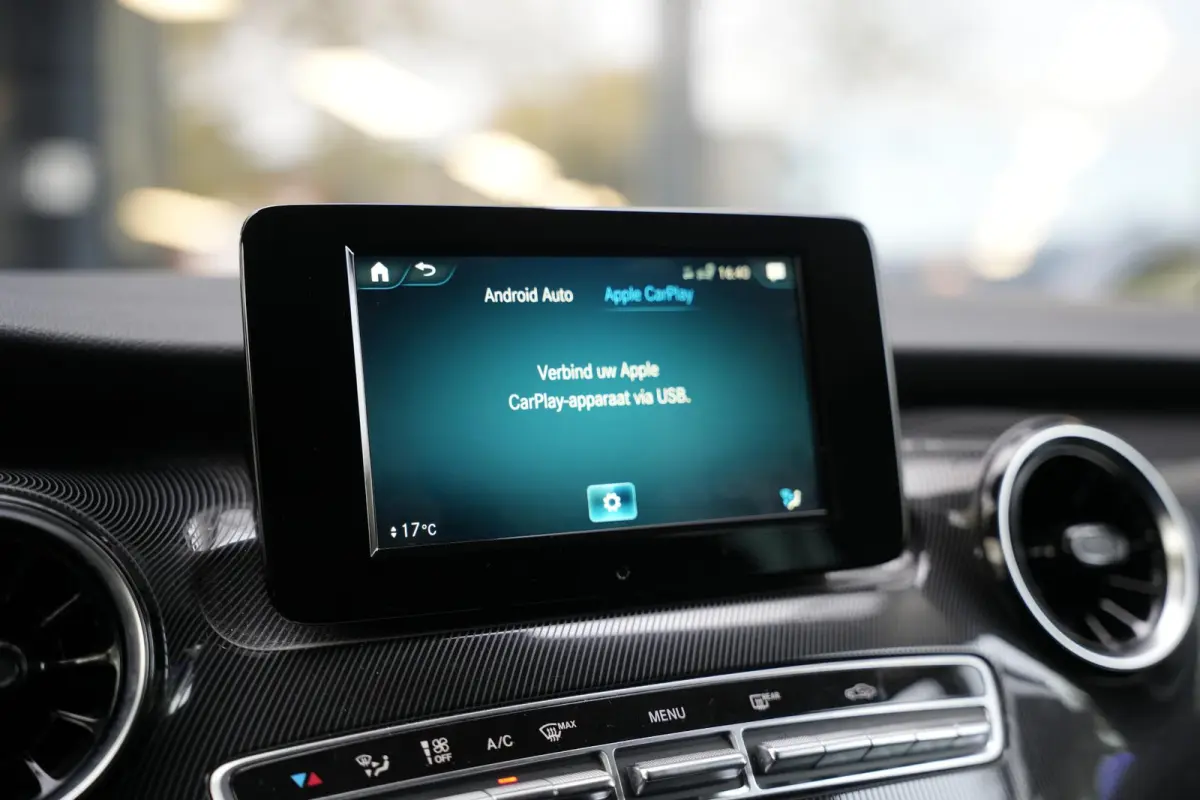 220d Lang DC Dubbele Cabine | BTW | Camera | CarPlay | Stoelverwarming | Cruise | Allseason