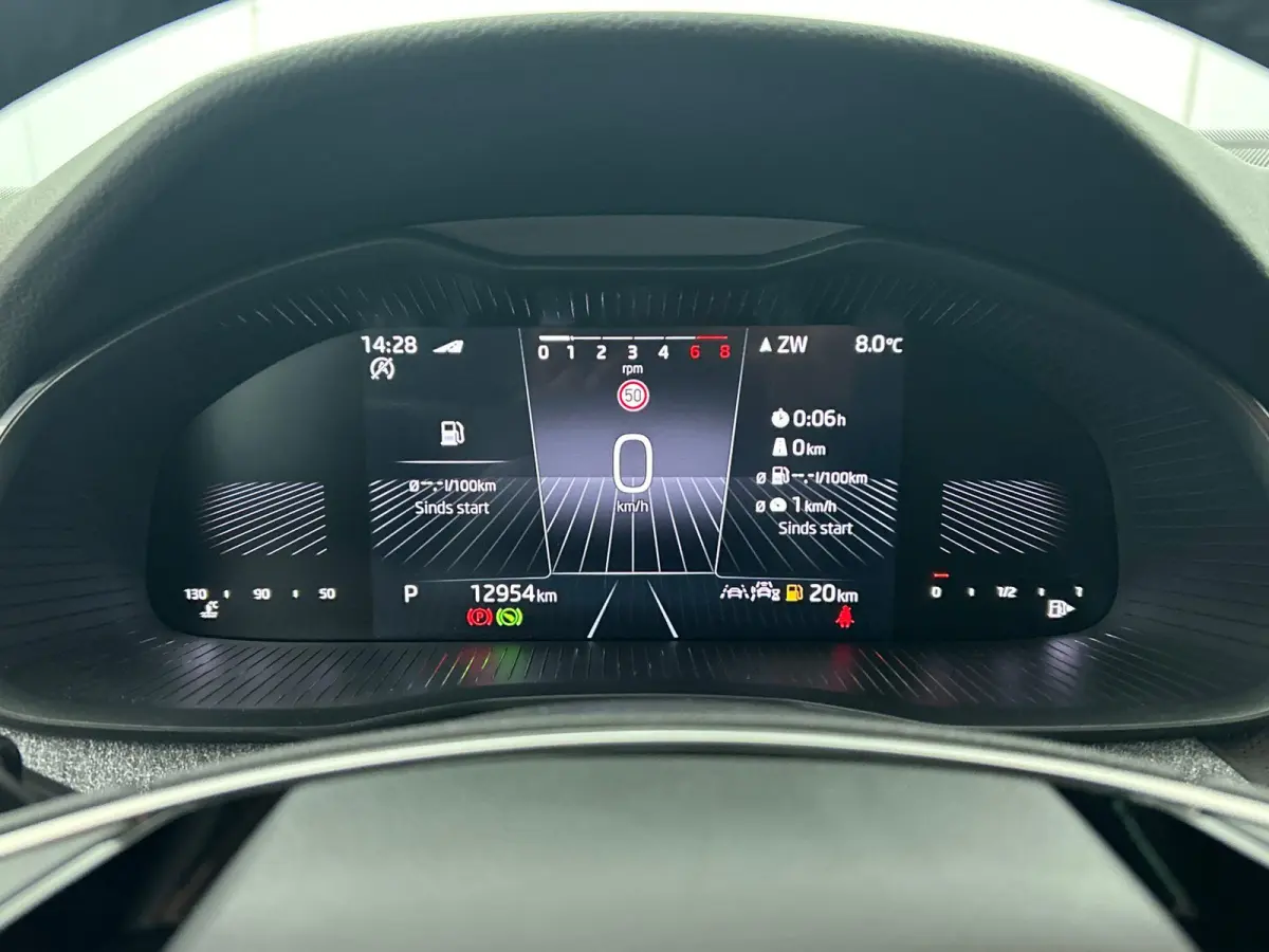 1.0 TSI Business Edition Automaat Navigatie Climate control Cruise control LED Keyless Start Achteruitrijcamera Parkeersensoren Apple Carplay/ Android Auto Radio