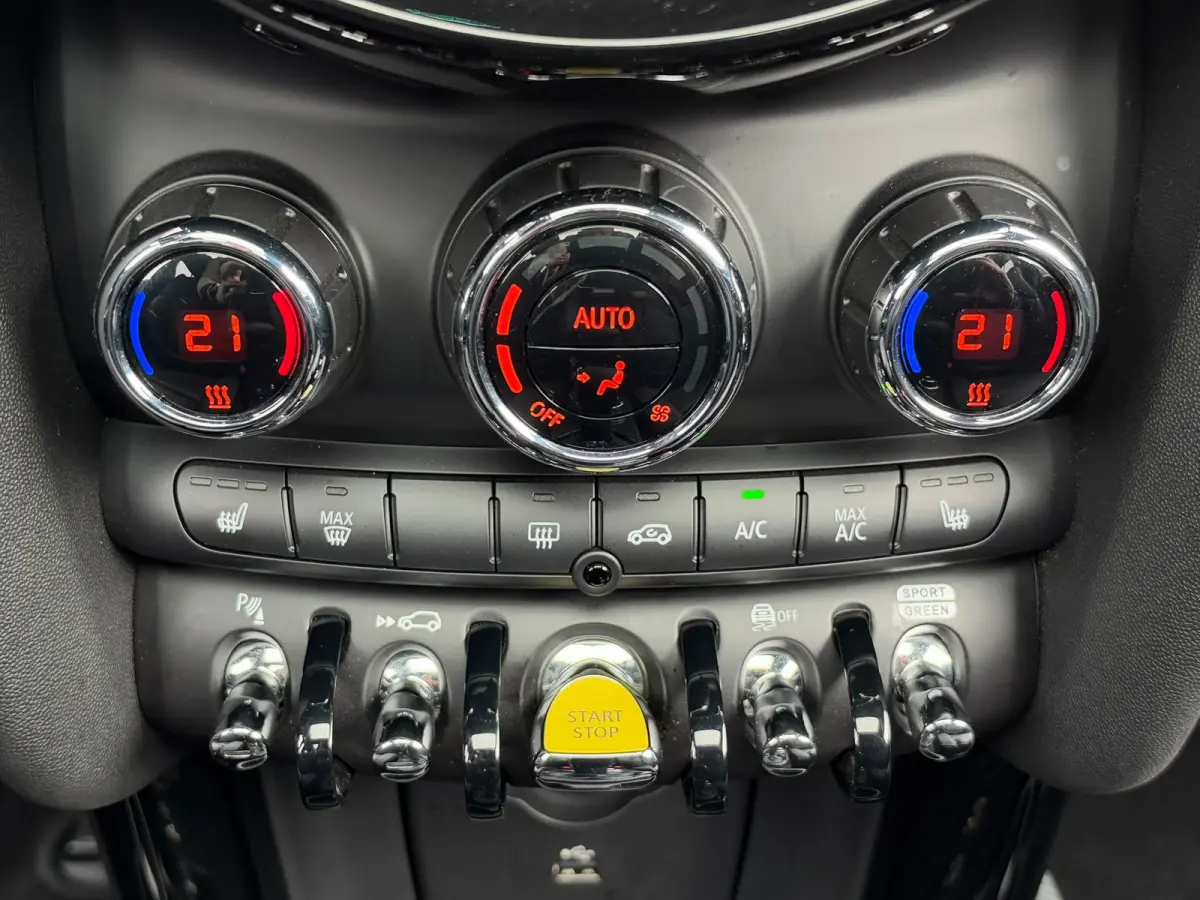 Camden Edit. l SOH 98%l WARMTEPOMP l PANO l H/K l CAMERA l LEDER l ST-VERW l KEYLESS l SFEER l ORG.NL l DEALER OH