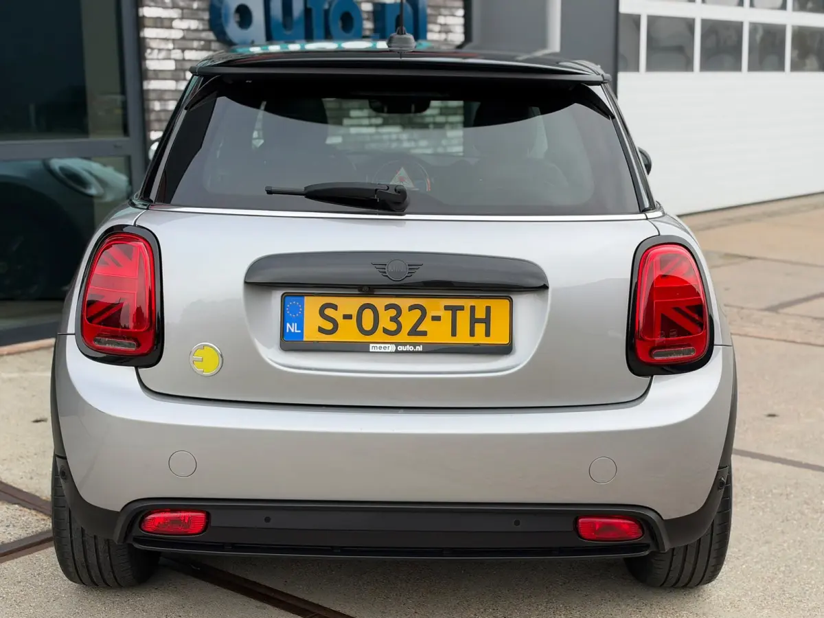 Camden Edit. l SOH 98%l WARMTEPOMP l PANO l H/K l CAMERA l LEDER l ST-VERW l KEYLESS l SFEER l ORG.NL l DEALER OH