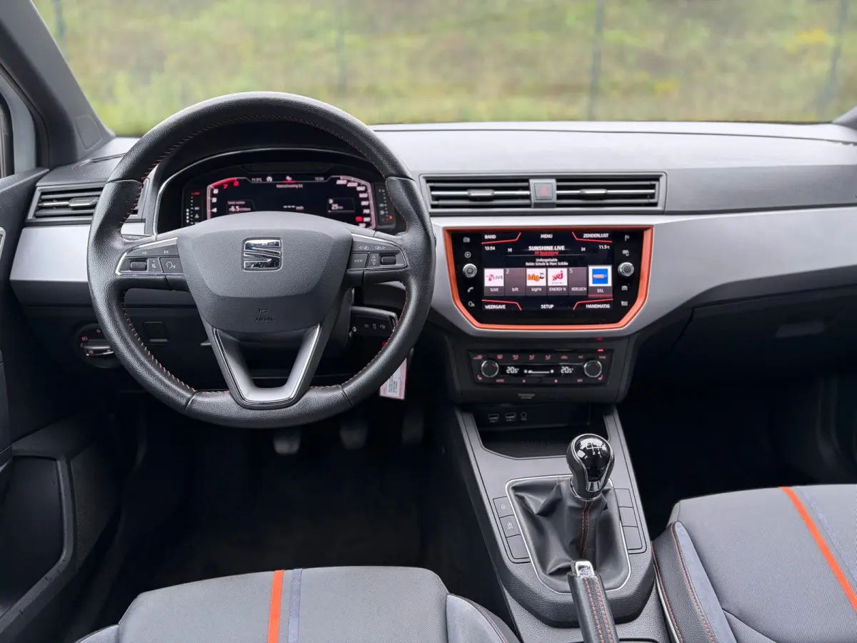 1.0 Beats VIRTUAL DASH I CARPLAY I CLIMA I VOL! I PDC I CRUISE
